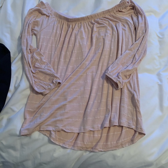 Hollister off the shoulder top - Picture 2 of 2